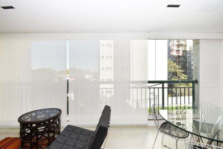 Apartamento à venda com 193m², 3 quartos e 4 vagas Apartamento à venda com 193m², 3 quartos e 4 vagasvaranda sala de estar 2