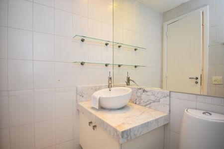 Apartamento à venda com 193m², 3 quartos e 4 vagas Apartamento à venda com 193m², 3 quartos e 4 vagasbanheiro suite 1