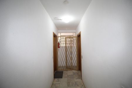 Corredor de apartamento à venda com 3 quartos, 91m² em Cristo Redentor, Porto Alegre