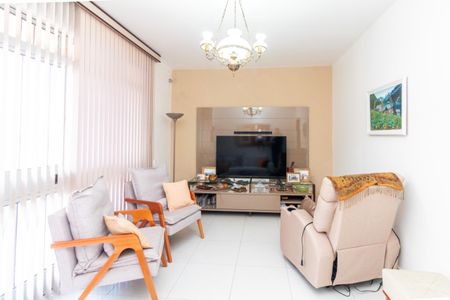 Casa à venda com 3 quartos, 100m² em Cidade Nova, Belo Horizonte