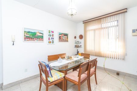 Casa à venda com 3 quartos, 100m² em Cidade Nova, Belo Horizonte