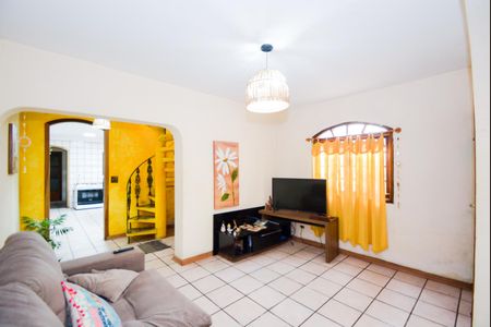Casa à venda com 194m², 3 quartos e 2 vagasSala