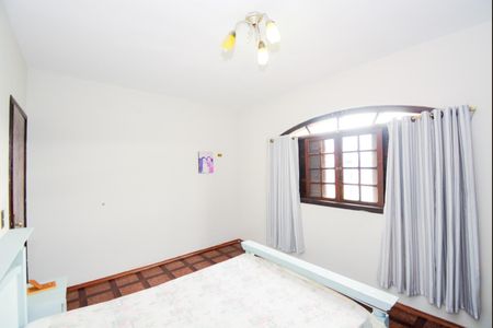 Casa à venda com 194m², 3 quartos e 2 vagasQuarto 1