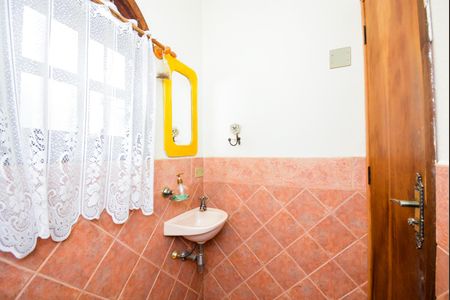 Casa à venda com 194m², 3 quartos e 2 vagasLavabo