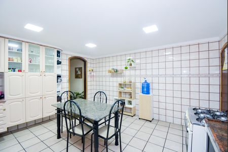 Casa à venda com 194m², 3 quartos e 2 vagasCozinha
