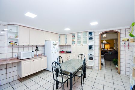 Casa à venda com 194m², 3 quartos e 2 vagasCozinha