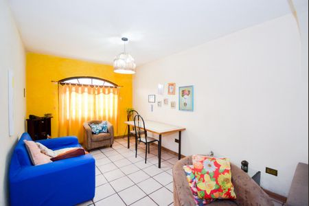 Casa à venda com 194m², 3 quartos e 2 vagasSala