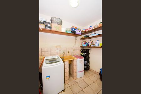 Casa à venda com 194m², 3 quartos e 2 vagasÁrea de Serviço