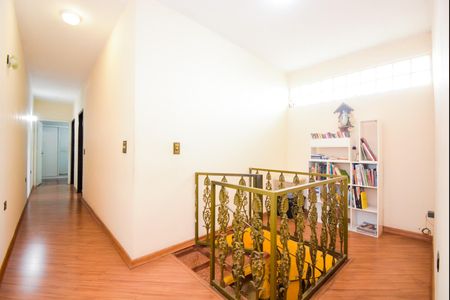 Casa à venda com 194m², 3 quartos e 2 vagasCorredor dos dormitórios
