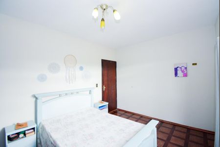 Casa à venda com 194m², 3 quartos e 2 vagasQuarto 1
