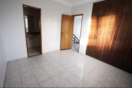 Casa à venda com 193m², 4 quartos e 2 vagas