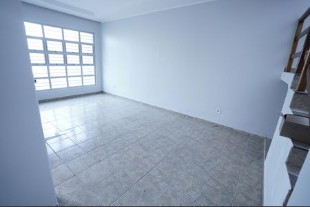 Casa à venda com 193m², 4 quartos e 2 vagas