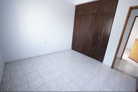 Casa à venda com 193m², 4 quartos e 2 vagas