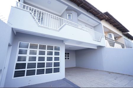 Casa à venda com 193m², 4 quartos e 2 vagas