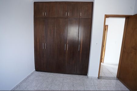 Casa à venda com 193m², 4 quartos e 2 vagas