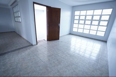 Casa à venda com 193m², 4 quartos e 2 vagas