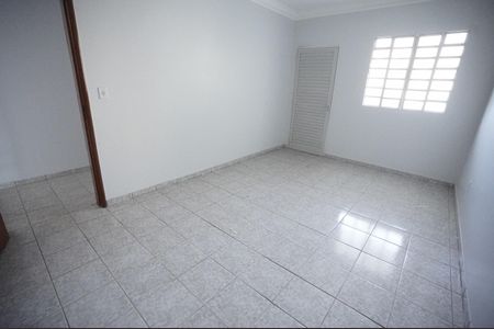 Casa à venda com 193m², 4 quartos e 2 vagas