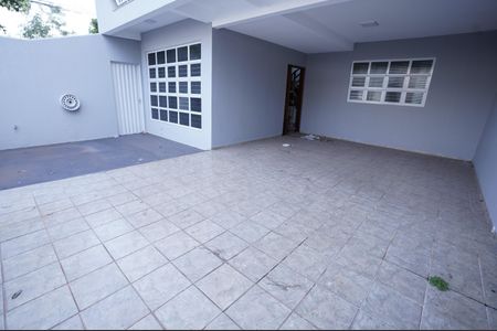 Casa à venda com 193m², 4 quartos e 2 vagas