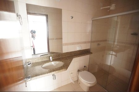 Casa à venda com 193m², 4 quartos e 2 vagas