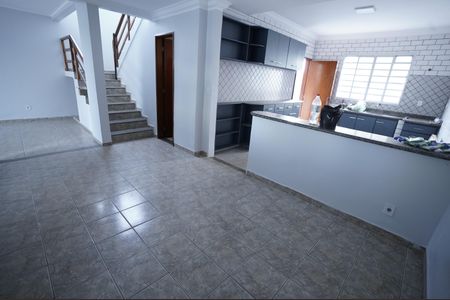 Casa à venda com 193m², 4 quartos e 2 vagas