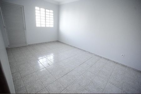 Casa à venda com 193m², 4 quartos e 2 vagas