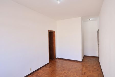 Sala de apartamento para alugar com 3 quartos, 70m² em Santa Efigênia, Belo Horizonte