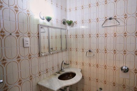 Apartamento à venda com 70m², 3 quartos e sem vaga Apartamento à venda com 70m², 3 quartos e sem vagaBanheiro