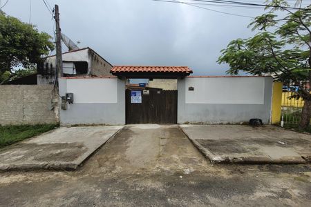 Fachada de casa de condomínio para alugar com 2 quartos, 200m² em Santa Paula, Maricá