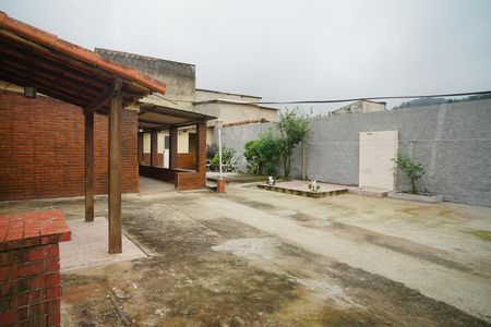 Casa de condomínio para alugar com 200m², 2 quartos e 2 vagasQuintal