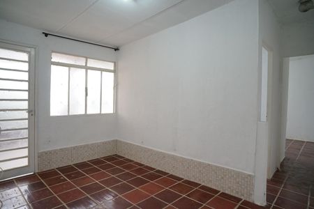 Sala de casa de condomínio para alugar com 2 quartos, 200m² em Santa Paula, Maricá