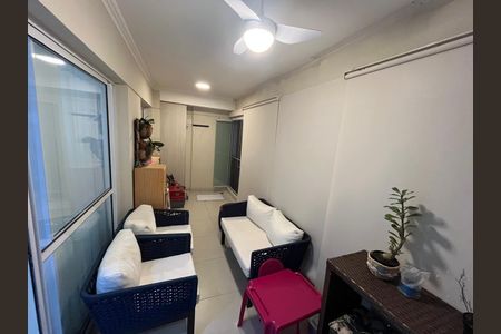Apartamento à venda com 110m², 3 quartos e 2 vagas Apartamento à venda com 110m², 3 quartos e 2 vagasVaranda