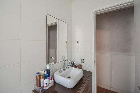 Apartamento para alugar com 47m², 2 quartos e 1 vaga Apartamento para alugar com 47m², 2 quartos e 1 vagaBanheiro
