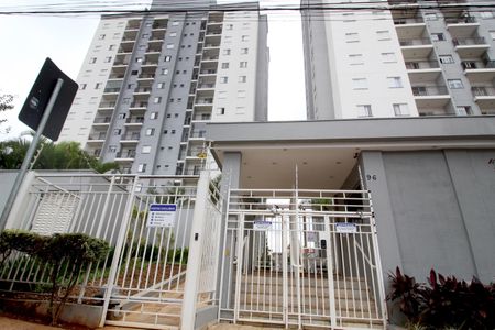 Apartamento para alugar com 62m², 2 quartos e 1 vagaFachada e portaria