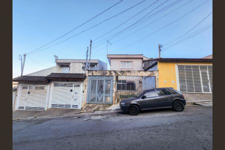 Casa para alugar com 206m², 4 quartos e 1 vaga Casa para alugar com 206m², 4 quartos e 1 vagaFachada
