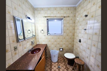 Casa para alugar com 206m², 4 quartos e 1 vaga Casa para alugar com 206m², 4 quartos e 1 vagaBanheiro