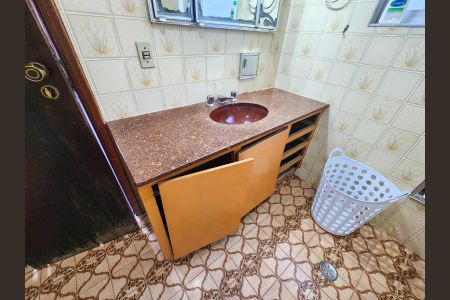 Casa para alugar com 206m², 4 quartos e 1 vaga Casa para alugar com 206m², 4 quartos e 1 vagaBanheiro