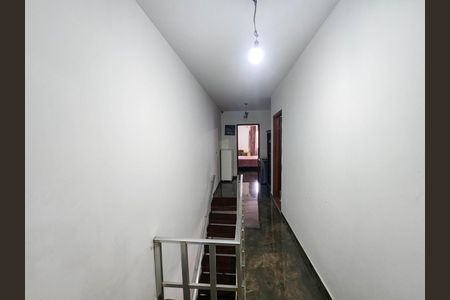 Casa para alugar com 206m², 4 quartos e 1 vaga Casa para alugar com 206m², 4 quartos e 1 vagaCorredor