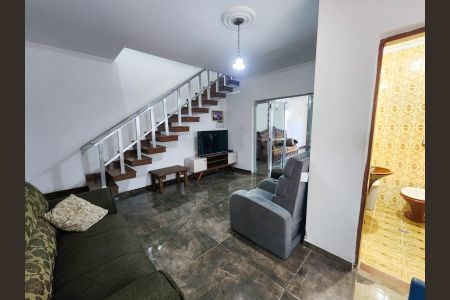 Casa para alugar com 206m², 4 quartos e 1 vaga Casa para alugar com 206m², 4 quartos e 1 vagaSala