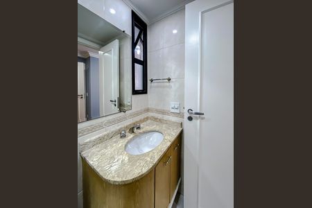 Apartamento à venda com 118m², 3 quartos e 3 vagas Apartamento à venda com 118m², 3 quartos e 3 vagasBanheiro da Suíte 2