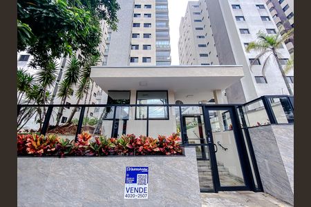 Apartamento à venda com 118m², 3 quartos e 3 vagas Apartamento à venda com 118m², 3 quartos e 3 vagasFachada com Plaquinha