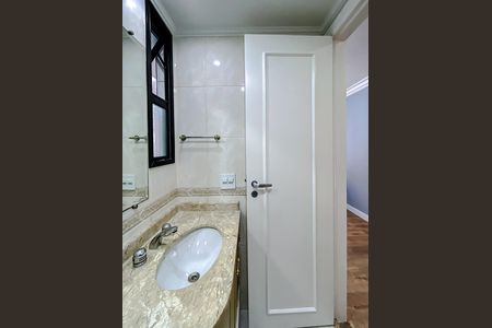 Apartamento à venda com 118m², 3 quartos e 3 vagas Apartamento à venda com 118m², 3 quartos e 3 vagasBanheiro da Suíte 2