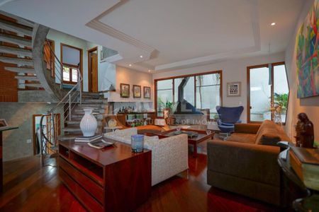 Casa à venda com 4 quartos, 250m² em Jardim Marajoara, São Paulo