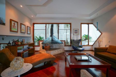 Casa à venda com 4 quartos, 250m² em Jardim Marajoara, São Paulo