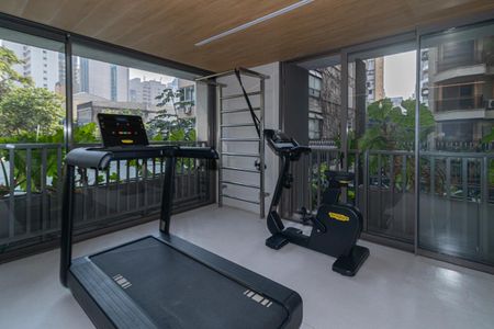 Apartamento à venda com 204m², 3 quartos e 3 vagas Apartamento à venda com 204m², 3 quartos e 3 vagasÁrea comum - Academia