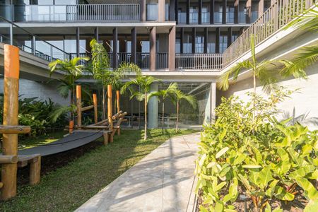 Apartamento à venda com 204m², 3 quartos e 3 vagas Apartamento à venda com 204m², 3 quartos e 3 vagasÁrea comum - Playground