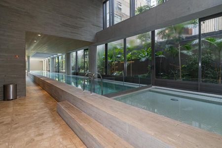 Apartamento à venda com 204m², 3 quartos e 3 vagas Apartamento à venda com 204m², 3 quartos e 3 vagasÁrea comum - Piscina