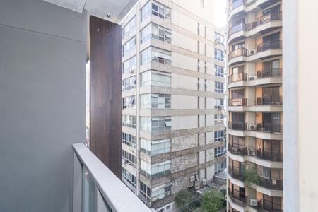 Apartamento à venda com 204m², 3 quartos e 3 vagas Apartamento à venda com 204m², 3 quartos e 3 vagasVaranda da Suíte 1