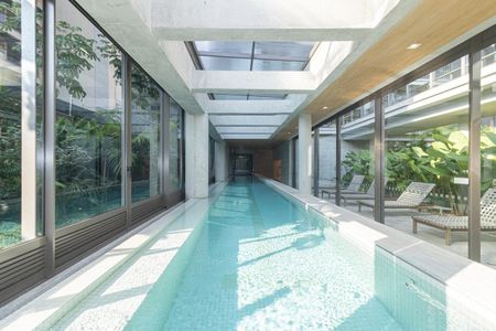 Apartamento à venda com 204m², 3 quartos e 3 vagas Apartamento à venda com 204m², 3 quartos e 3 vagasÁrea comum - Piscina