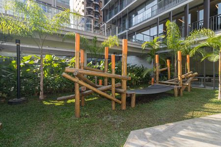 Apartamento à venda com 204m², 3 quartos e 3 vagas Apartamento à venda com 204m², 3 quartos e 3 vagasÁrea comum - Playground