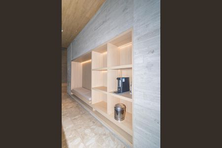 Apartamento à venda com 204m², 3 quartos e 3 vagas Apartamento à venda com 204m², 3 quartos e 3 vagasÁrea comum - Piscina
